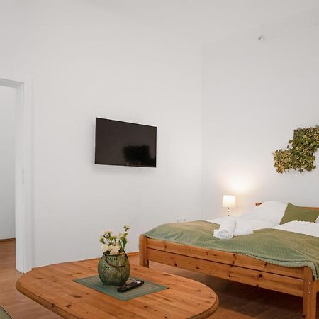 Elegant 2Br Apartment - Near Bahnhof Wien Meidling Extérieur photo